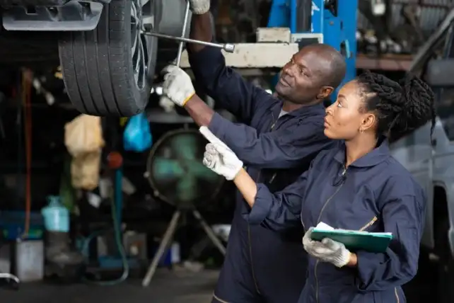 Capacitación en productos automotrices: clave para tu éxito